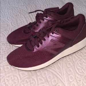 New balance burgundy sneakers